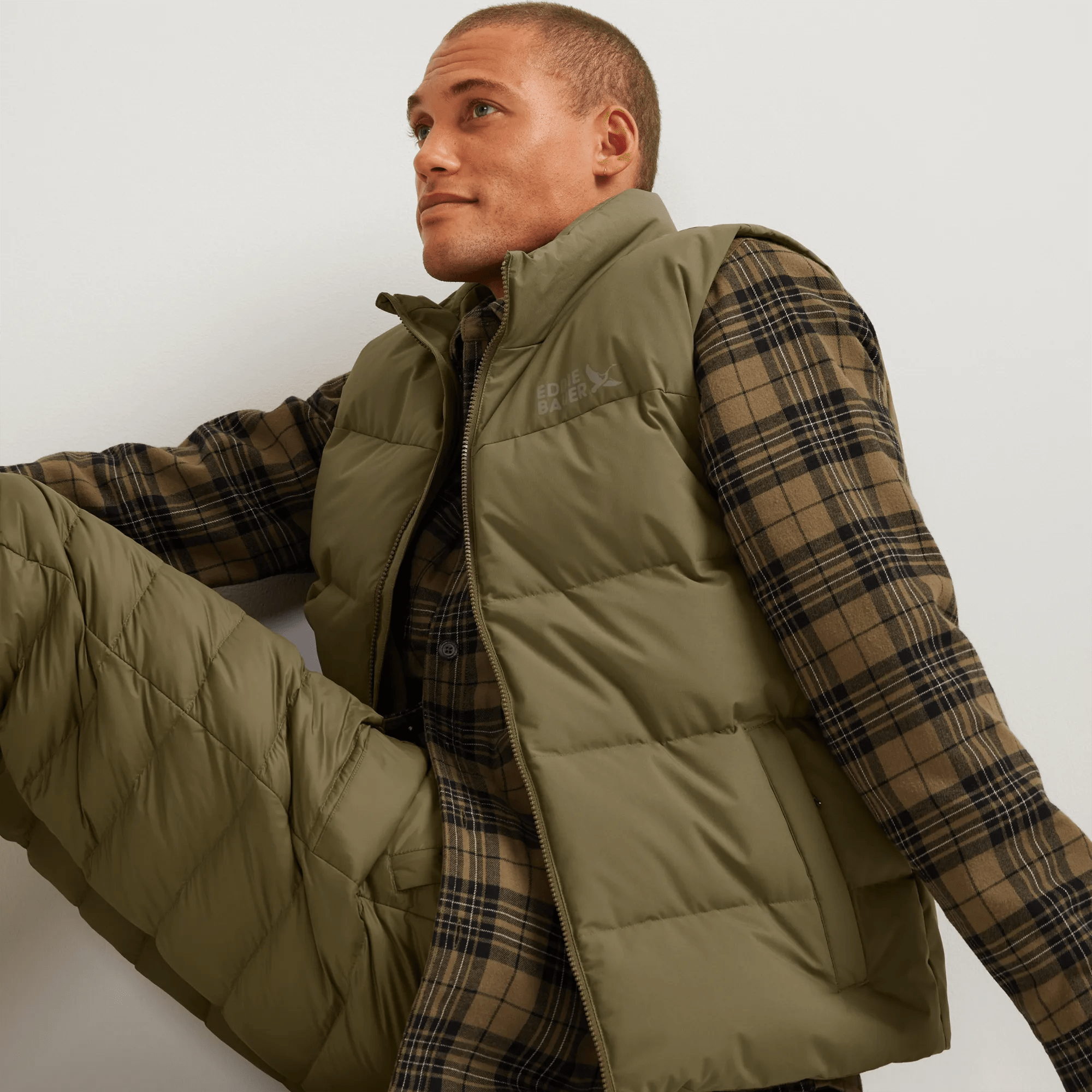 Men's Essential Down Vest - Image 3