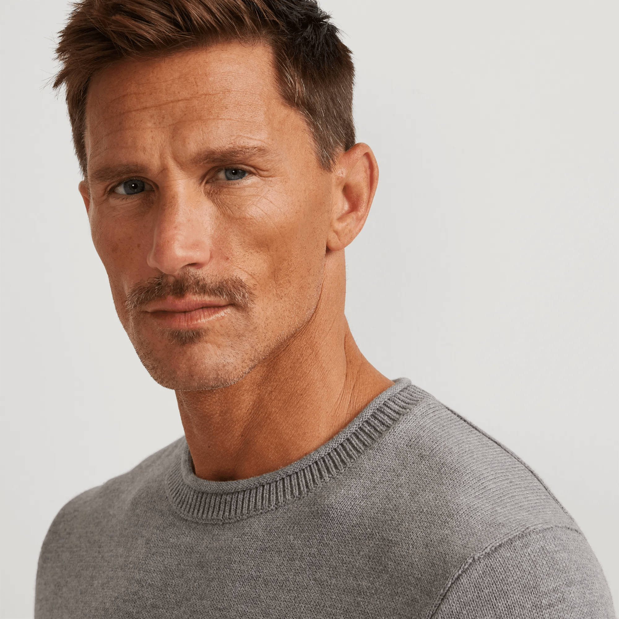 Men's Classic Roll Neck Sweater - Solid - Image 2