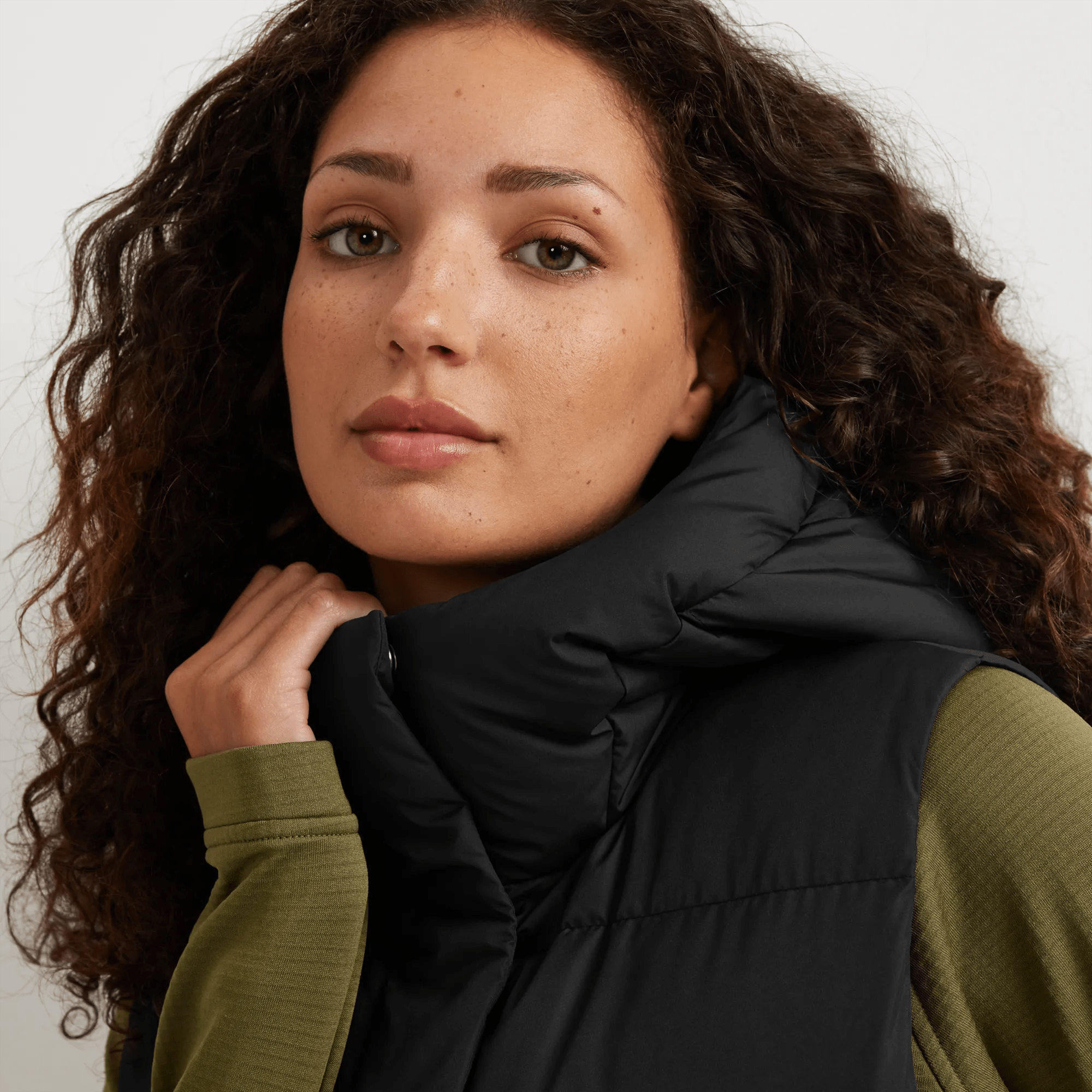 Women's Ketchum Long Down Hooded Vest - Image 3