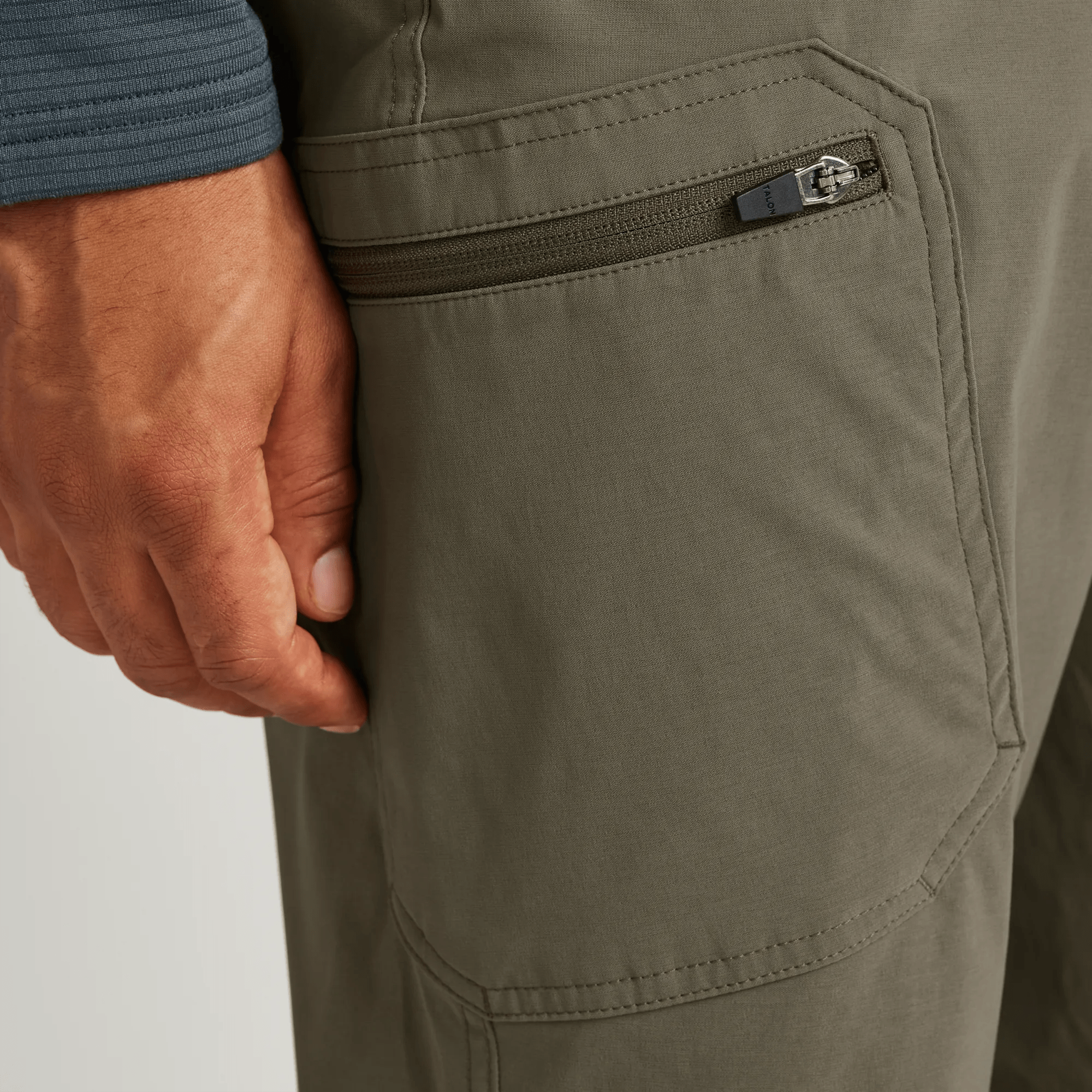 Men's Rainier Fleece-Lined Cargo Pants - Image 3